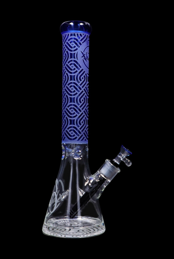 Shop Cloud Cali X 15-inch Engraved Thick Base Beaker Water Pipe in australian